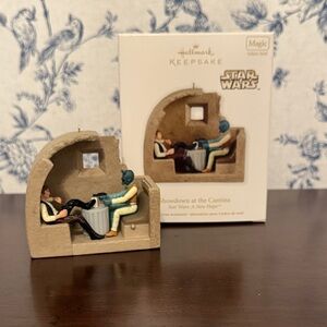 Hallmark Keepsake Star Wars Showdown at the Cantina Ornament